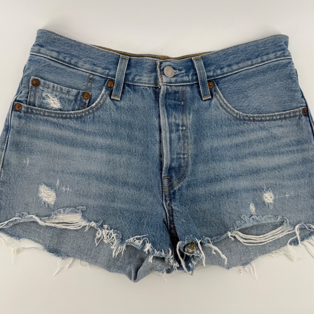 Levis Premium 501 Original Cut Off Shorts Light Wash Distressed 32317-0129 W26